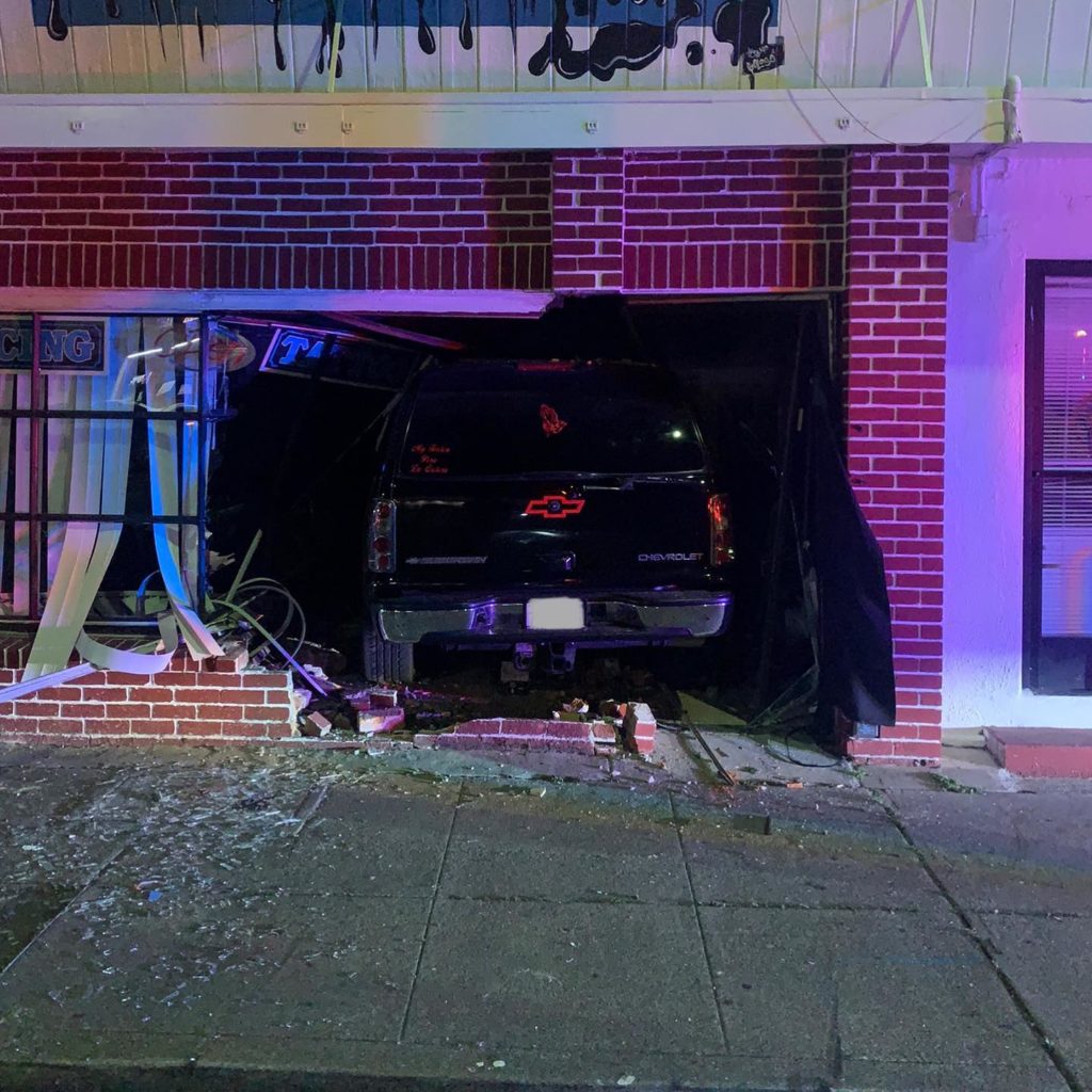 Vehicle crashes into business on 23rd Street in Richmond