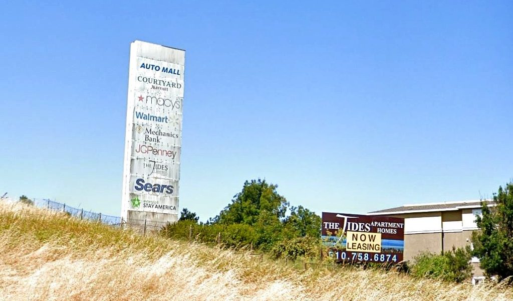 Richmond aims to remove old Hilltop Mall advertising sign