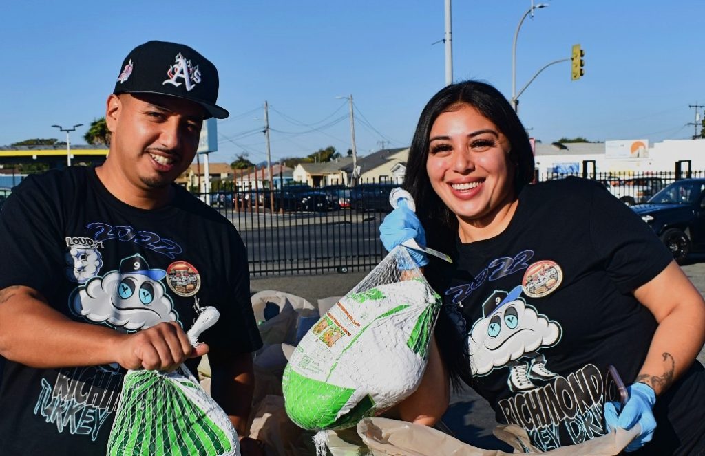 Richmond's favorite burger shop hosts Thanksgiving giveaway