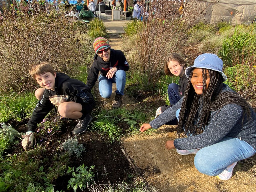 Kaiser Permanente volunteers show community spirit at MLK Day of Service