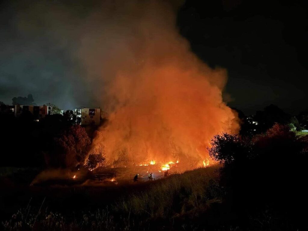 Richmon firefighters extinguish encampment fire