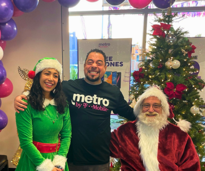 Metro by T-Mobile invites community to annual holiday giveaway