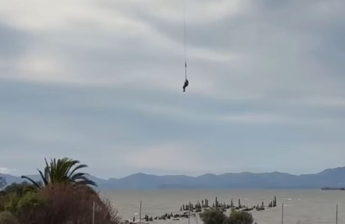 One of two victims dies after boat capsizes near Hercules shoreline