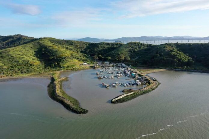 Richmond Swim Center to host 'floating egg hunt'