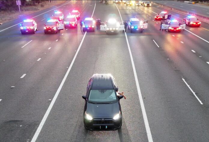 'Soverign citizen' arrested after standoff during morning commute