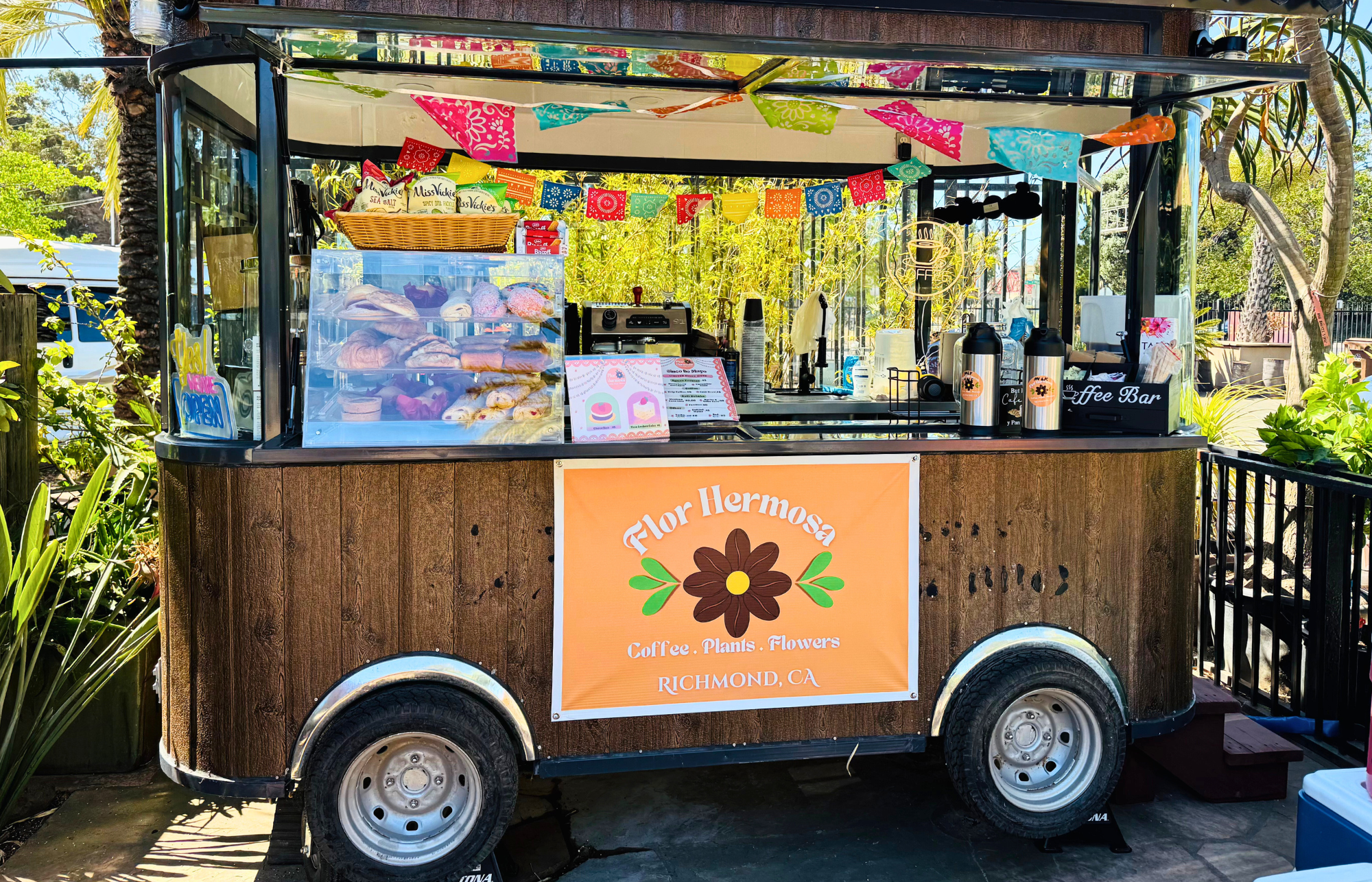 A Few of My Favorite Things: Flor Hermosa, a coffee oasis on Cutting