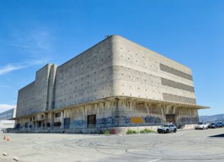 El Puerto de Richmond espera arrendar y rehabilitar el histórico General Warehouse en Point Potrero Marine Terminal para fines comerciales Port of Richmond aims to lease and redevelop historic General Warehouse