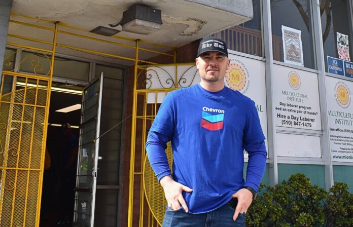 Jesse Palmer rolls up his sleeves for Richmond 