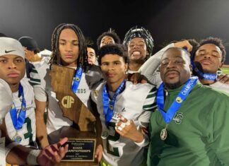 Equipo de fútbol americano de El Cerrito High recibe reconocimiento de la ciudad tras histórico título estatal El Cerrito High football team honored by city after historic state title