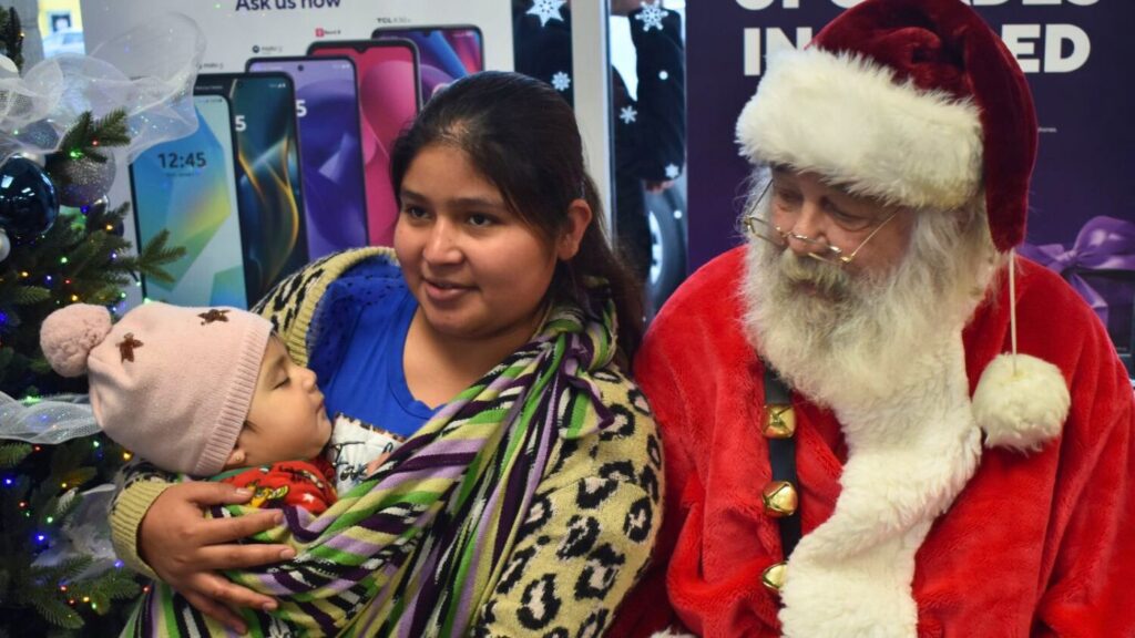 Volunteers throughout Richmond bring holiday joy to hundreds of kids