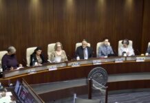 La comunidad teme que la mayoría del concejo alineada con la RPA dirija los $550 millones provenientes de Chevron a intereses especiales Community concerned RPA council majority will steer $550M Chevron windfall to special interests