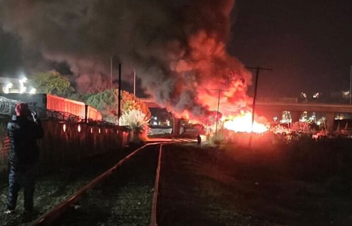 Richmond firefighters extinguish large encampment blaze near Castro Street