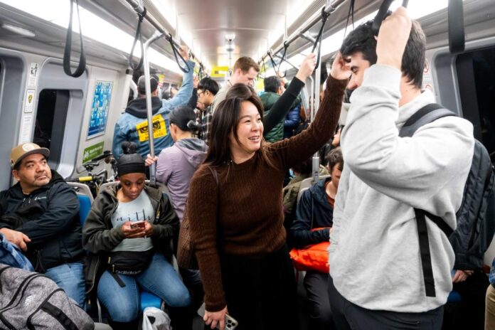 BART reports ridership surge amid I-80 closure
