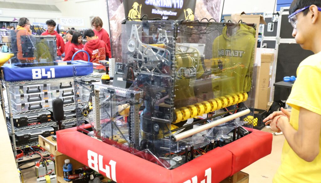 Redwood High's Team 841 advances to State Championship